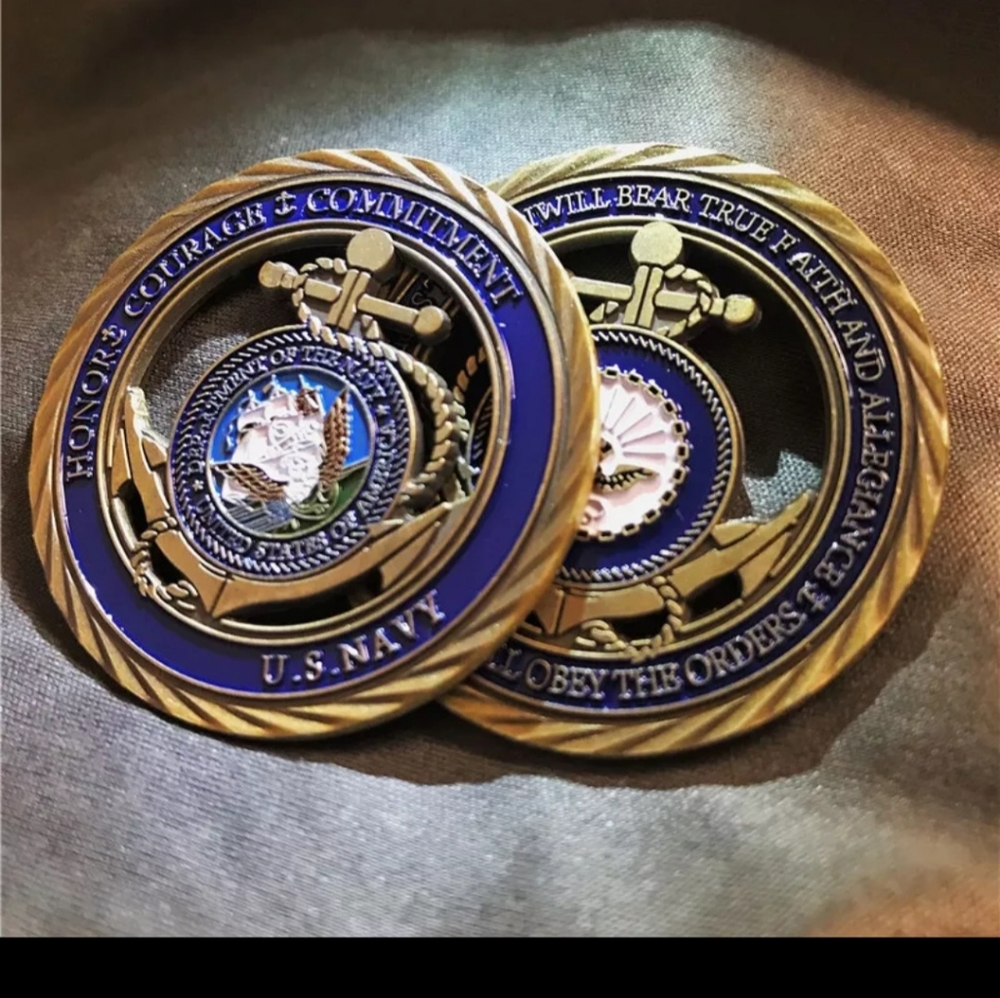 1 United States Navy challenge coin 2 Sided.  USMC ARMY VETERAN AVAILABLE